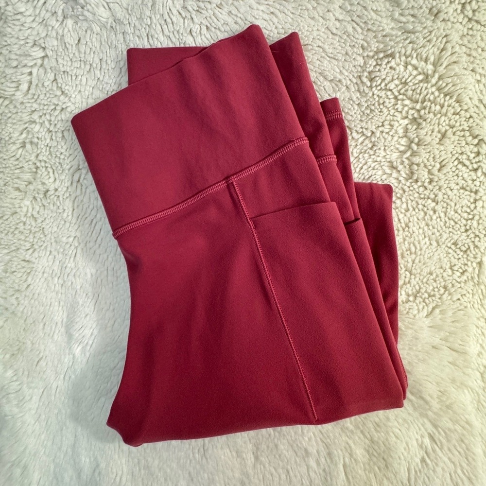 Athleta Salutation Stash Pocket II Tight Burgundy Red High Rise Leggings MT